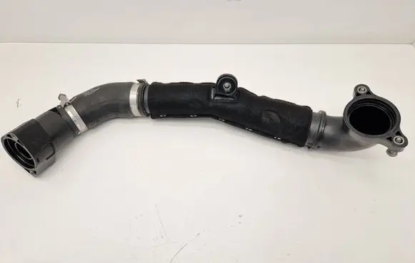 Volkswagen Tiguan Intercooler hose/pipe 04L131111M 04L145828D