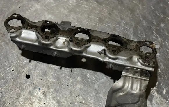 Peugeot 308 Heat shield in engine bay 9816267280