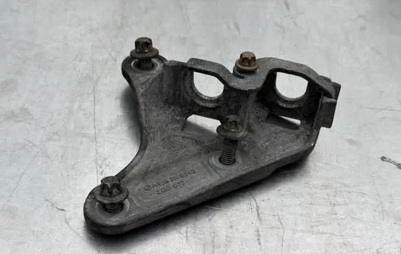 Mercedes-Benz Sprinter W906 Gearbox mounting bracket A9063740640 3ES002
