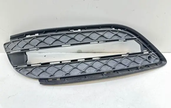 Mercedes-Benz B W246 W242 Front bumper lower grill A2468850622