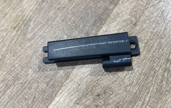 Jaguar F-Pace Keyless system antenna AH4215K603AA 5E08X0127
