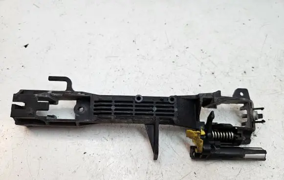 Subaru Forester SH Front door exterior handle/bracket 