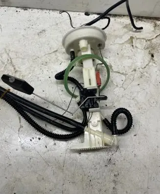 BMW X5 E70 Fuel level sensor 7164314 6431435460422