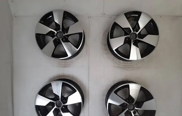 Audi TT TTS RS Mk3 8S R17 alloy rim 8S0601025J