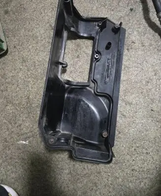 BMW 5 E39 Air filter box cover 13717785082