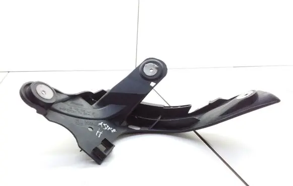 Opel Astra H Bumper support mounting bracket corner 13143106 331883181