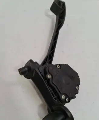 Volvo XC70 Accelerator throttle pedal 9496822 00776922 1111