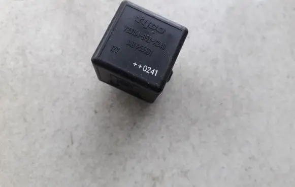 Mitsubishi Space Star Other relay mb953381 v23134-b52-x240