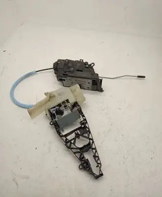 BMW X6 F16 Front door lock 7473157