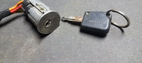Renault Scenic I Ignition lock