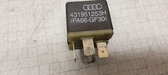 Audi A6 S6 C4 4A Other relay 431951253H