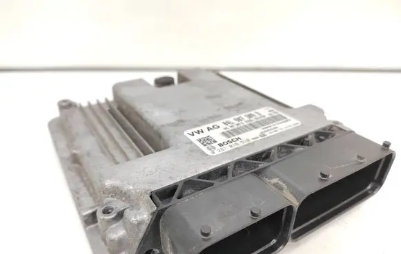 Volkswagen Golf VII Engine control unit/module 04L907309B 0281018510