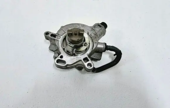 Ford Focus Vacuum pump CM5G-2A451-GA