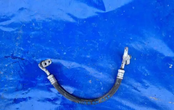 Toyota Urban Cruiser (XP110) Air conditioning (A/C) pipe/hose