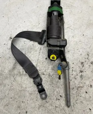 Volvo S60 Front seatbelt