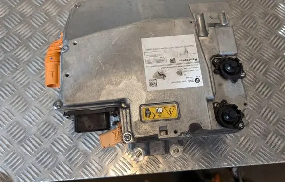 BMW iX3 G08 Voltage converter/converter module 