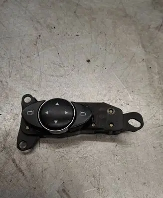 Wing mirror switch