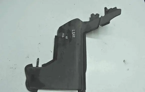 Nissan Leaf I (ZE0) Radiator trim 628223NA0A