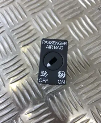 Volkswagen Touran III Passenger airbag on/off switch 5Q0919237