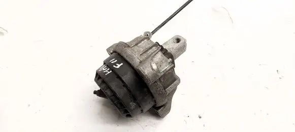 Engine mount bracket