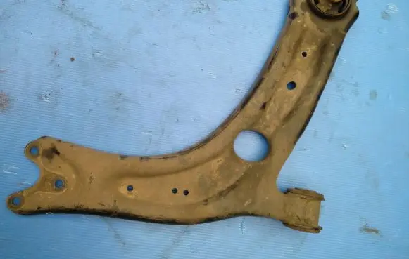 Volkswagen Tiguan Front lower control arm/wishbone
