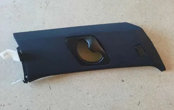 BMW X5 E70 (C) pillar trim 7129755