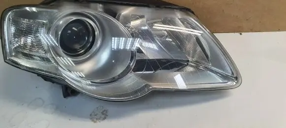 Volkswagen PASSAT B6 Headlight/headlamp