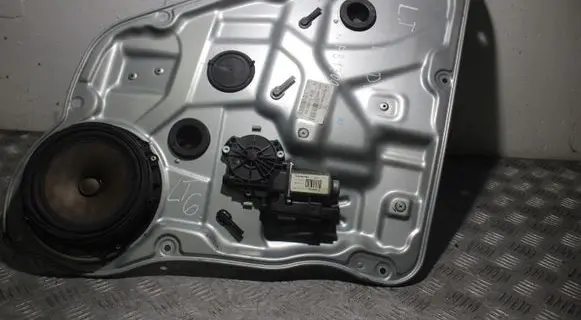 KIA Ceed Rear door window regulator with motor 834701H020