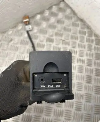 USB socket connector