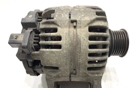 Volkswagen Polo IV 9N3 Generator/alternator 037903025M