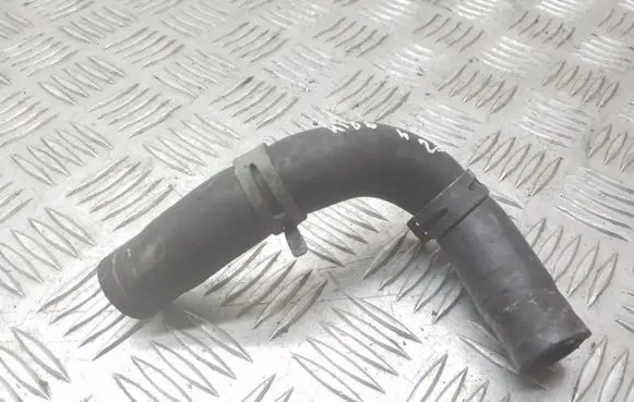 Volkswagen Touareg I Engine coolant pipe/hose