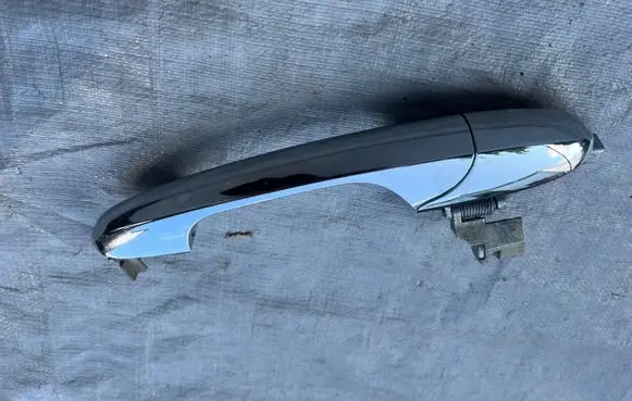 Fiat 500 Front door exterior handle/bracket 