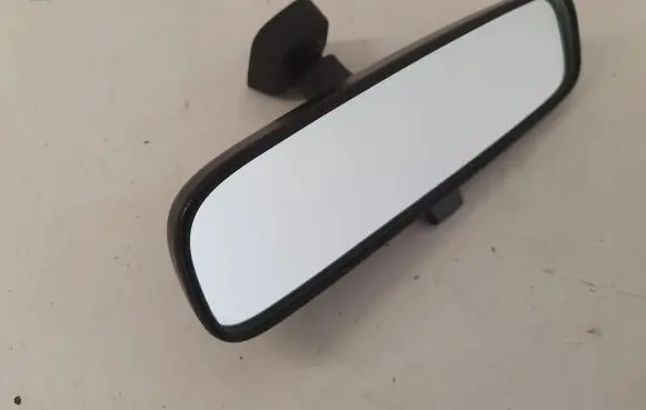 Mitsubishi Outlander Rear view mirror (interior)