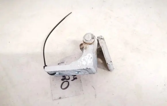 Alfa Romeo 159 Rear door lower hinge