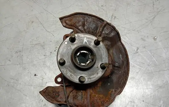 Toyota Corolla Verso AR10 Front wheel hub spindle knuckle