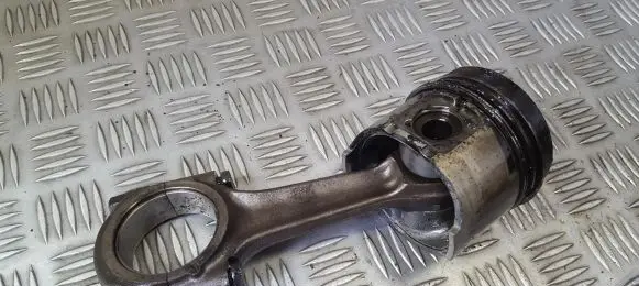 Peugeot Partner Piston with connecting rod