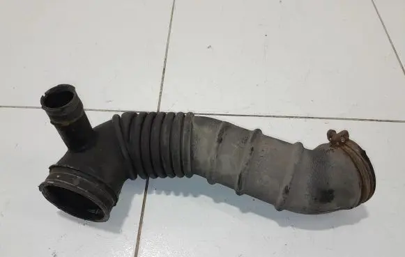 Toyota Land Cruiser (J120) Turbo air intake inlet pipe/hose NOCODE