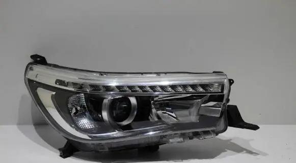 Toyota Hilux (AN120, AN130) Headlight/headlamp