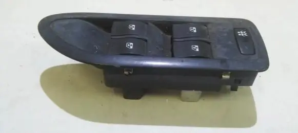 Renault Megane II Electric window control switch