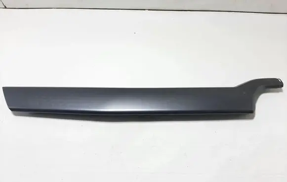 Dashboard glove box trim