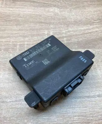 Audi A3 S3 8P Gateway control module 1K0907530D 1K0907951