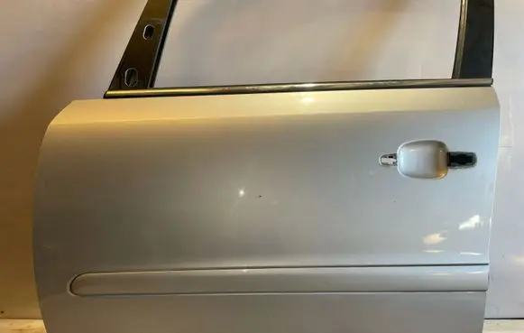 Opel Zafira B Front door