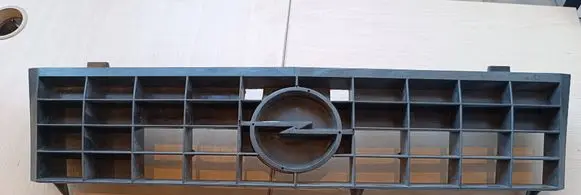 Opel Ascona C Front bumper upper radiator grill 