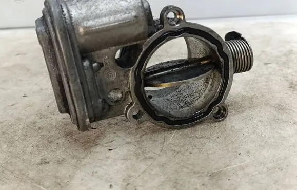 BMW 3 E90 E91 Throttle valve 7791481