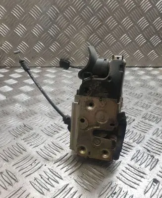 Nissan Primera Front door lock