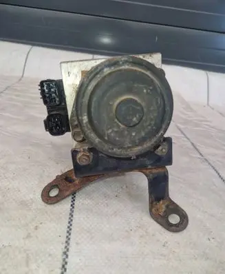 Toyota Land Cruiser (HDJ90) ABS Pump 4451060030