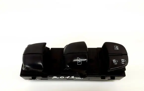 Nissan Juke I F15 Electric window control switch 254011KK5E