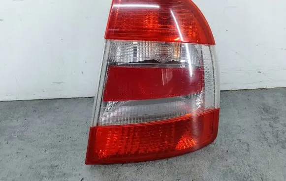 Skoda Superb B5 (3U) Rear/tail lights 
