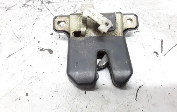 Audi A4 S4 B5 8D Tailgate/trunk/boot lock/catch/latch 8D5827505
