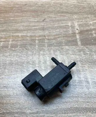 BMW 5 E39 Turbo solenoid valve 1742712 72234100